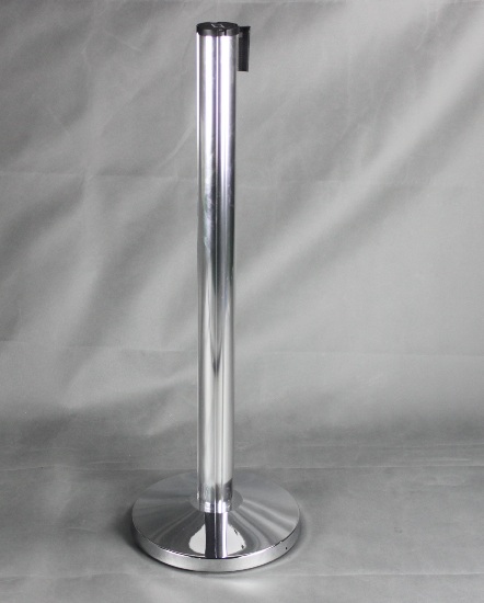 Retractable Queue Barrier